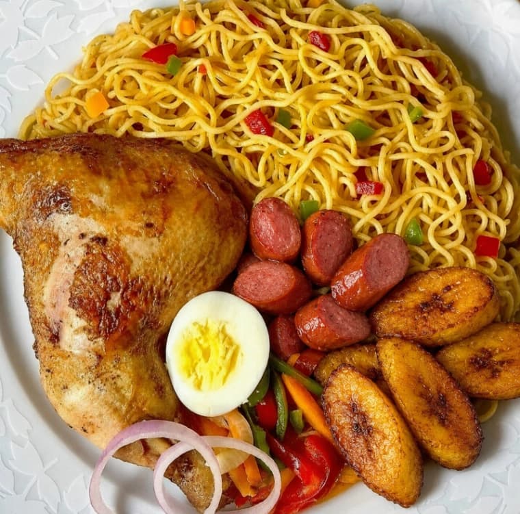 Spaguetti viande de poulet aloco
